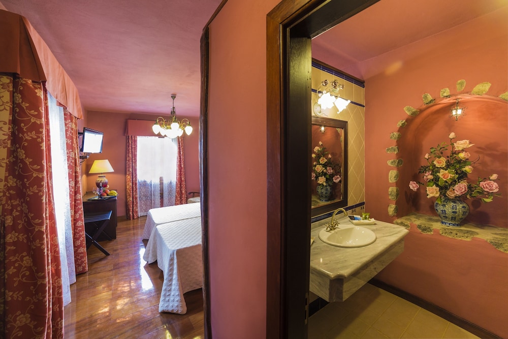 HOTEL EMBLEMATICO SAN MARCOS 66/66
