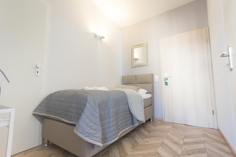 Tm Suites 19/36