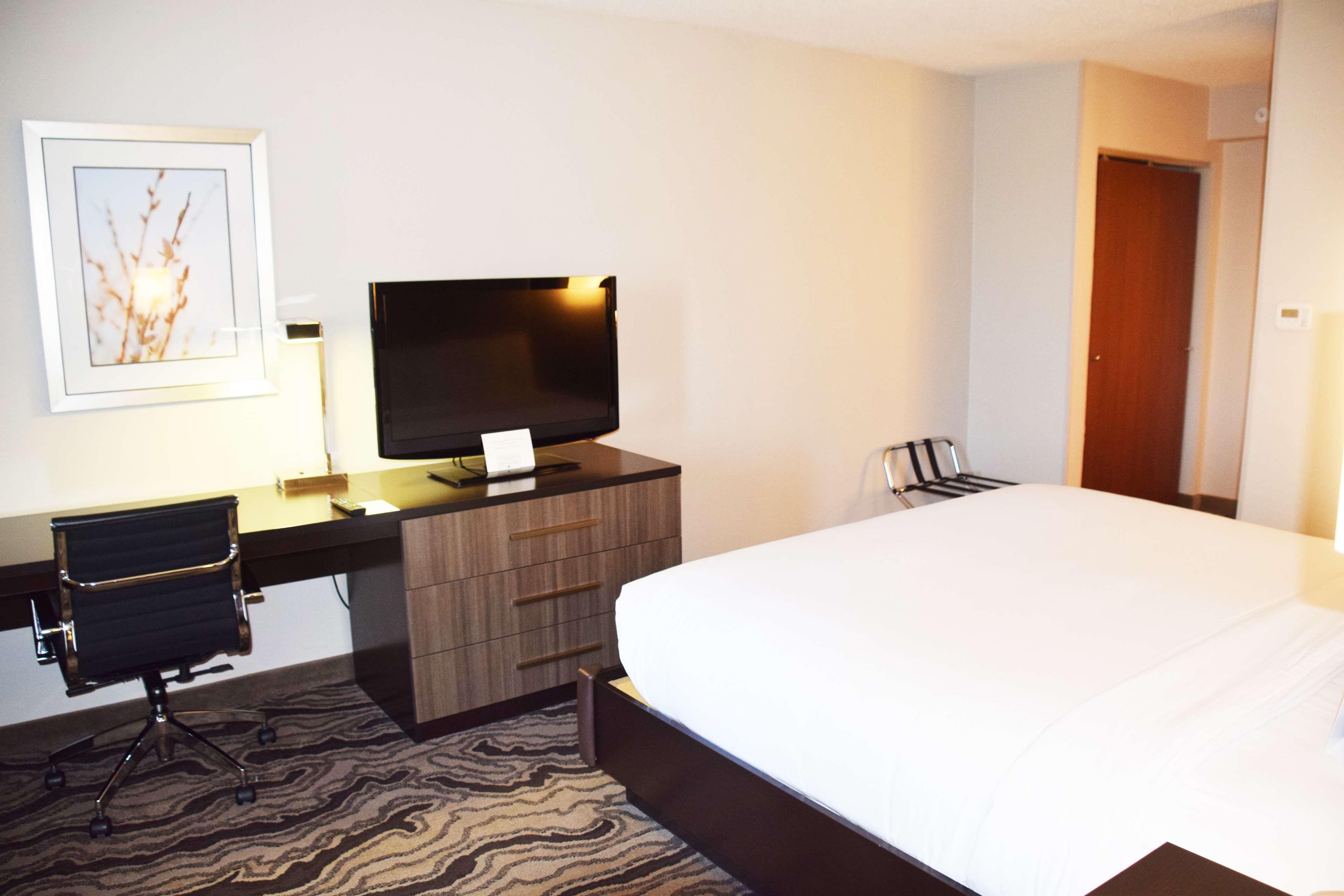 2 ROOMS, DELUXE, SUITE, KING BED, KITCHEN