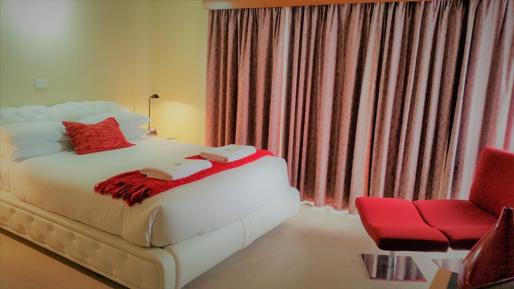 Sovereign Park Motor Inn 25/37