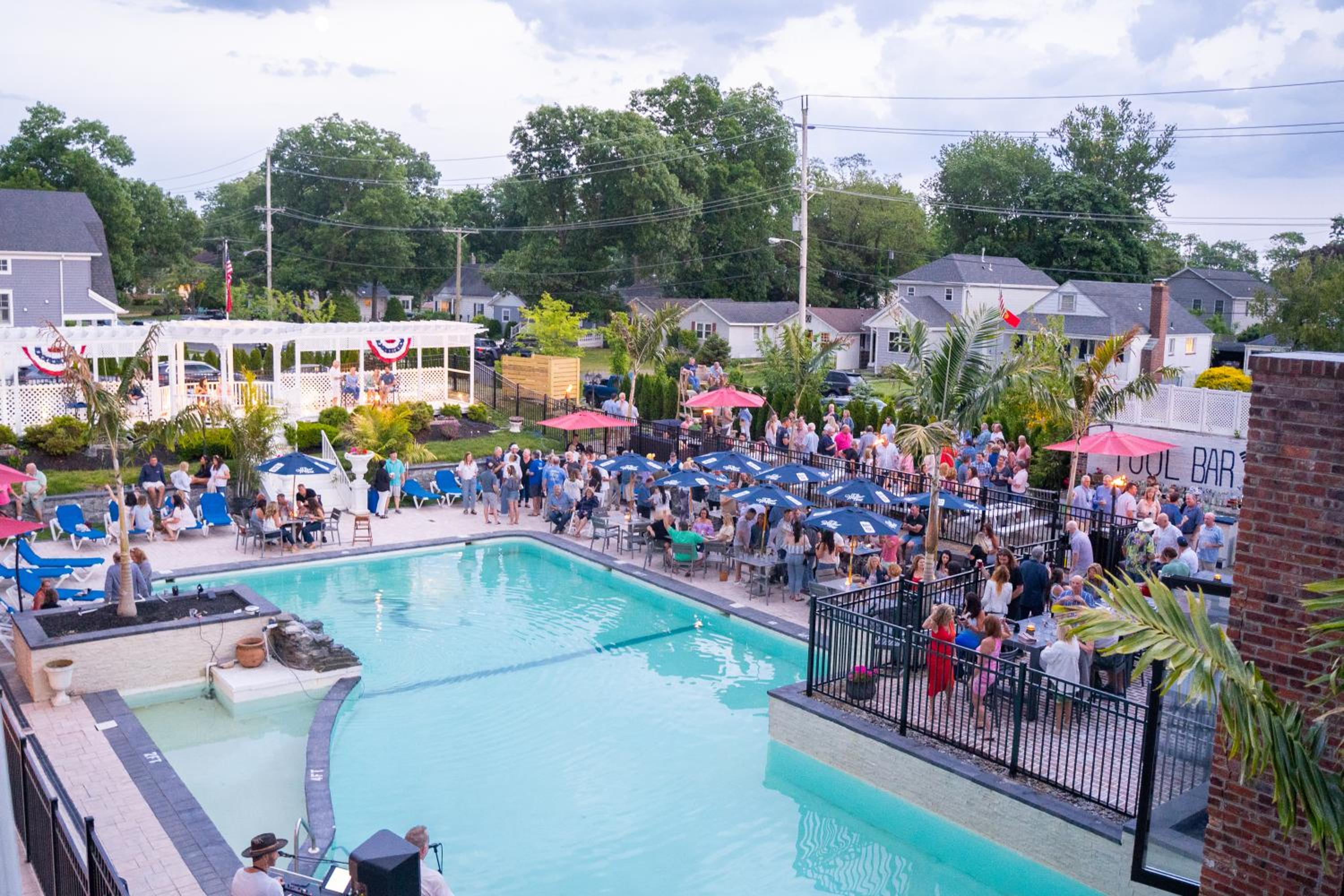 Doolan s Shore Club 18/24