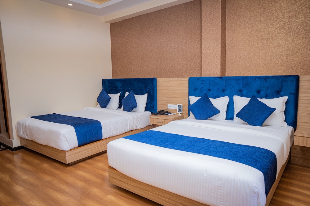 Majestic Lake Front Hotel & Suites 12/47