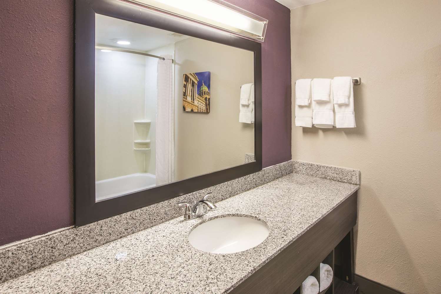 La Quinta Inn & Suites by Wyndham Mechanicsburg - Harrisburg 46/46