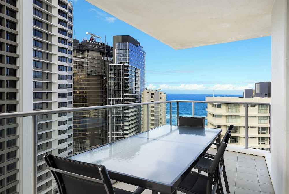 Artique Surfers Paradise 41/74
