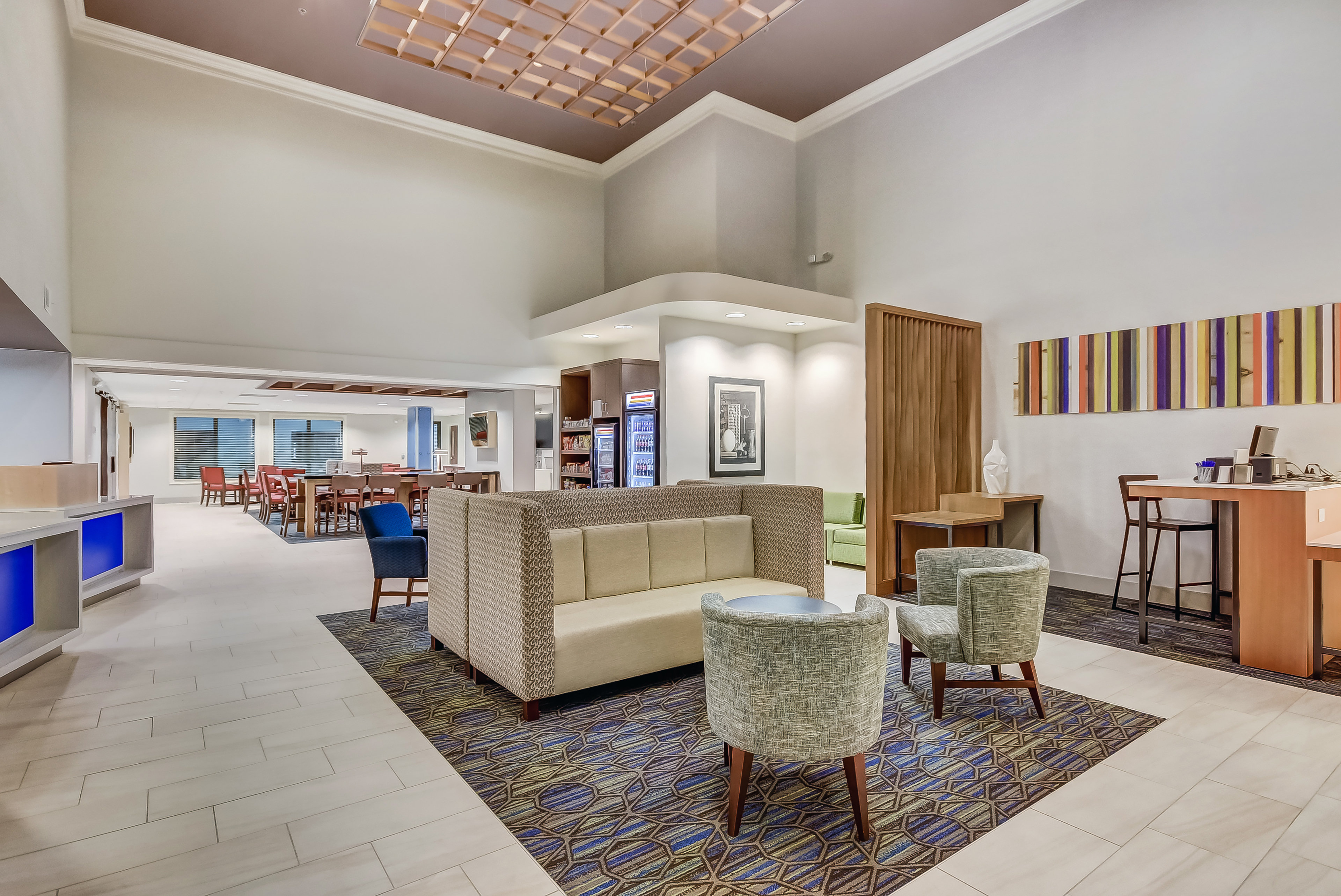 Holiday Inn Express Suites Greenville Airport 13/70