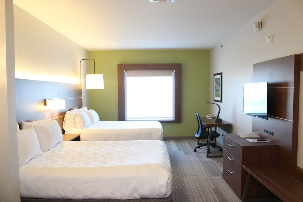 Holiday Inn Express Hotel and Suites Mansfield 24/52