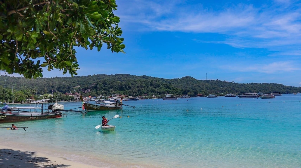 Phi Phi Nice Beach Resort 31/50