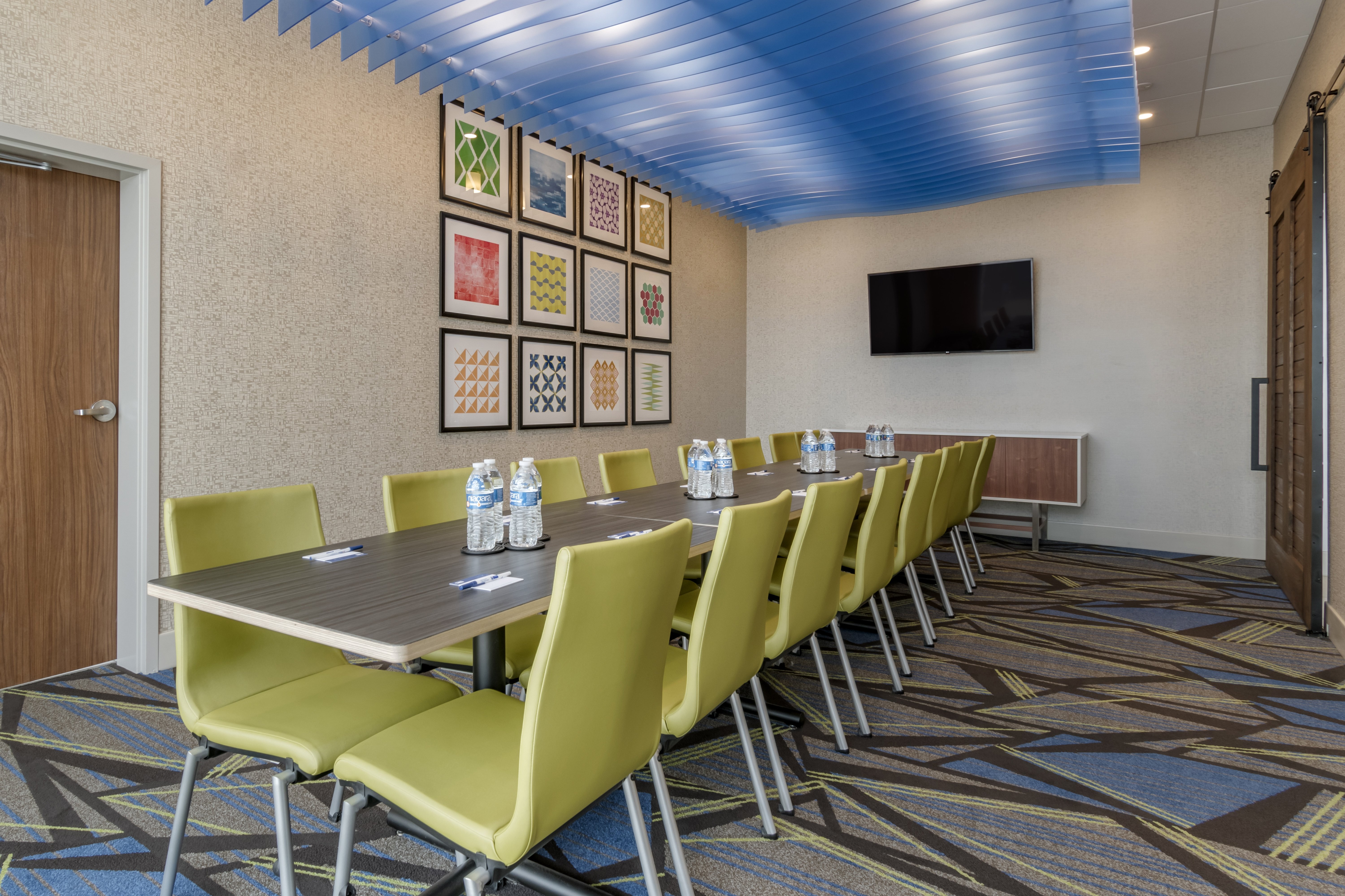 Holiday Inn Express And Suites Lancaster Mount Joy 24/25
