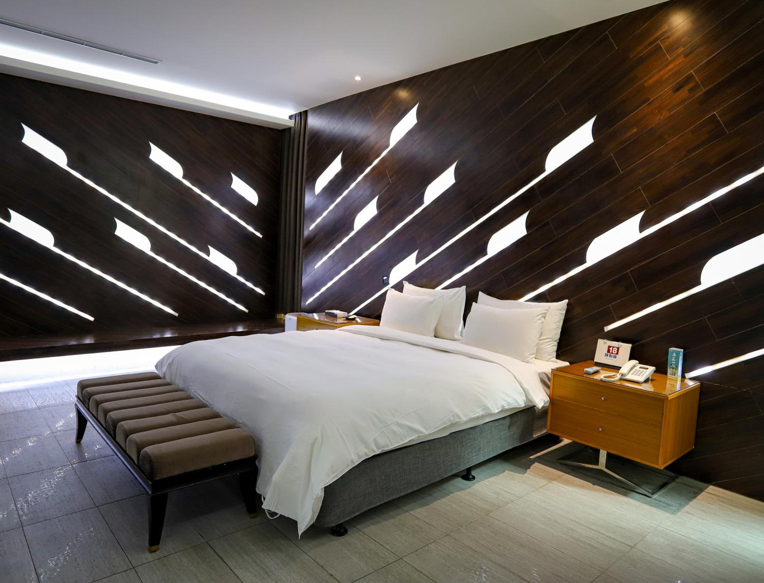 Platinum, Suite, King Bed
