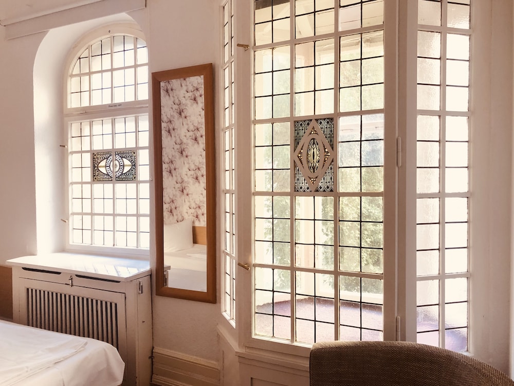 Castell Hotel 36/49