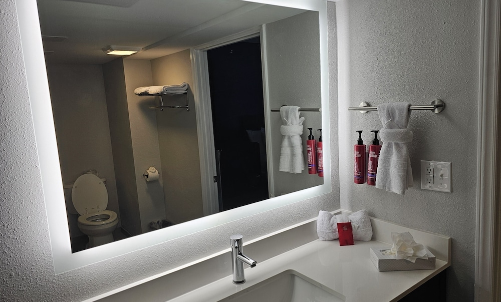 SureStay Studio by Best Western Rowland 38/41