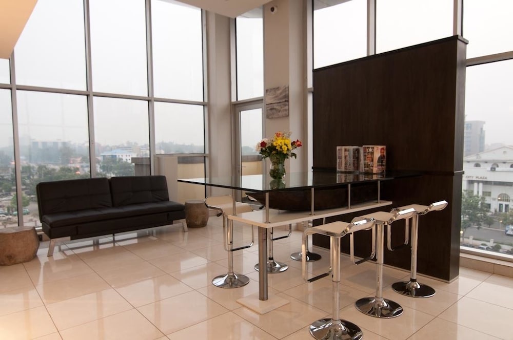 Leola Suites 23/37