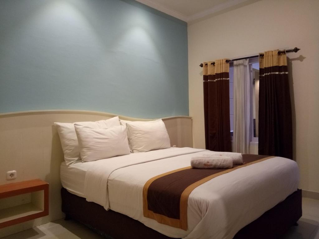 KABANA HOTEL 10/29