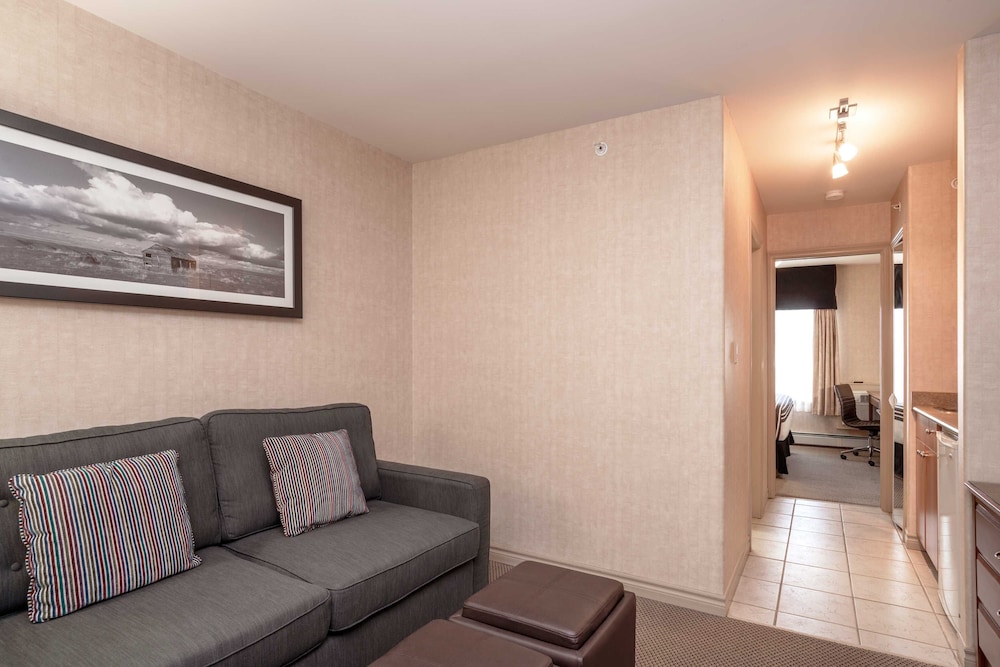 Sandman Hotel & Suites Regina 32/47