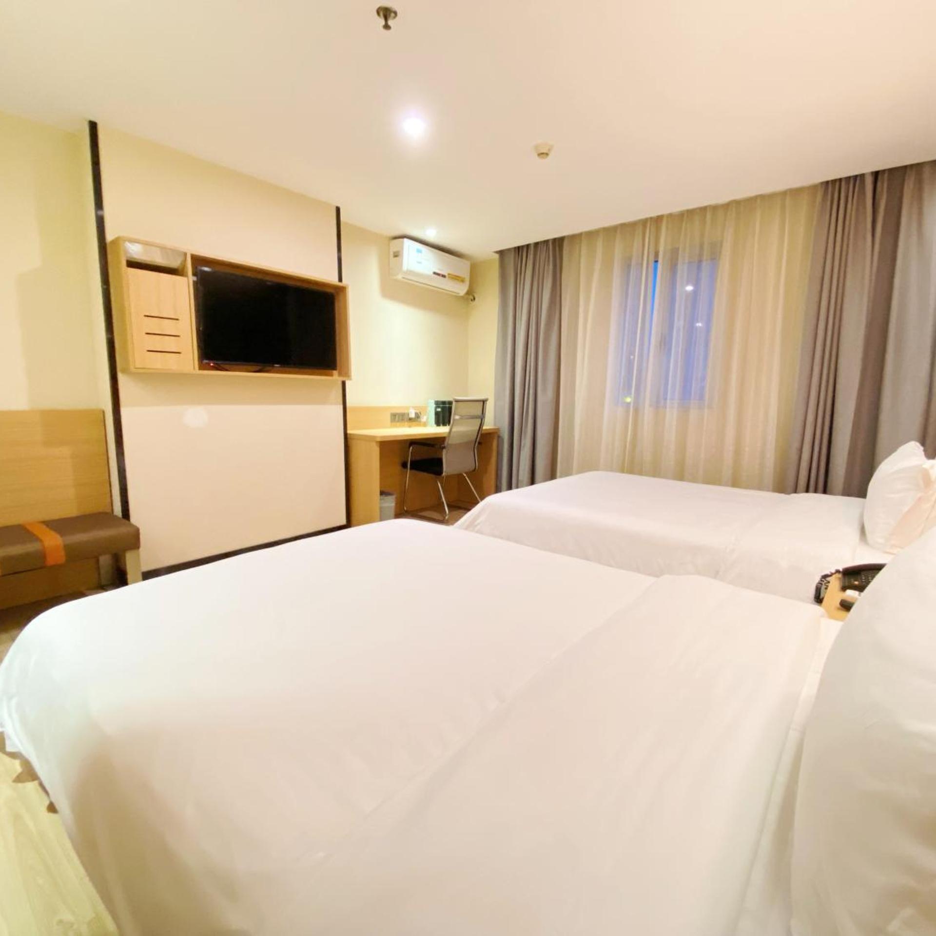 7 Days Inn (Guangzhou Chenjiaci Metro Station) 10/22
