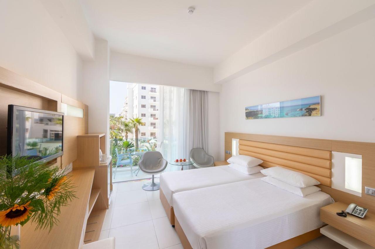 Room, Double or Twin Bed, Balcony