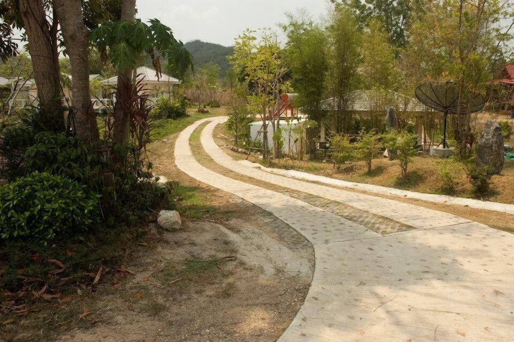 Suan Phueng Pa Wai Resort 40/50