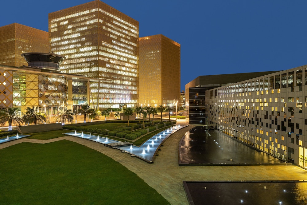كراون بلازا آر دي سي الرياض - فندق و مركز مؤتمرات(Crowne Plaza Riyadh Itcc) 70/75
