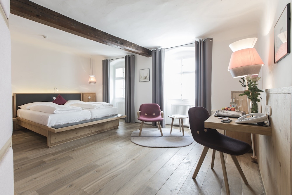Arthotel Blaue Gans 17/76