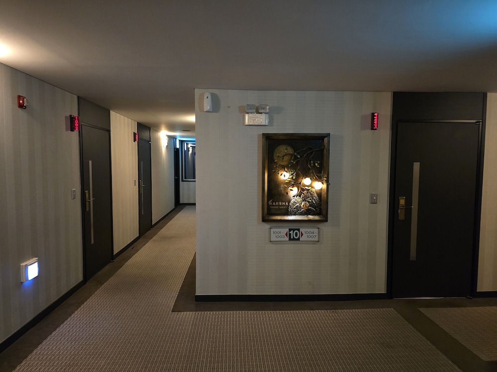 Narsha Hotel 4/53