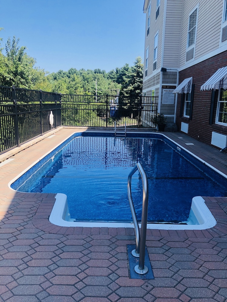 Comfort Inn & Suites Sturbridge-Brimfield 5/54