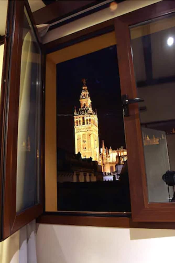 Alminar Hotel 5/67