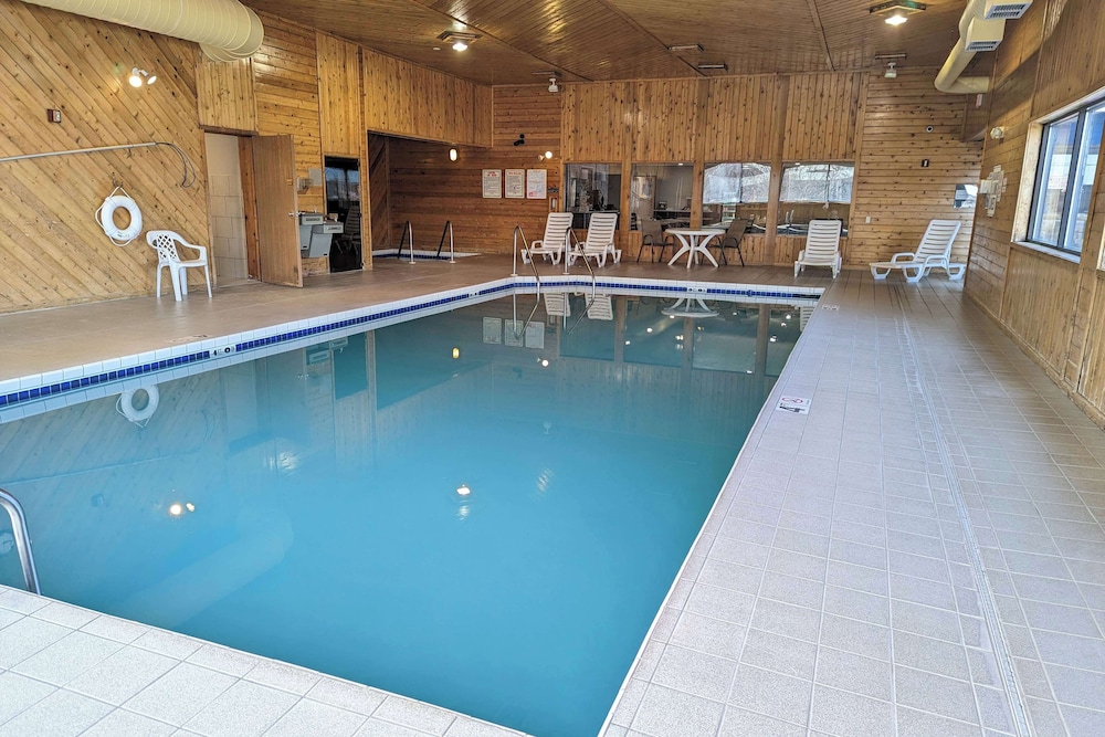 AmericInn by Wyndham Tomahawk 32/50