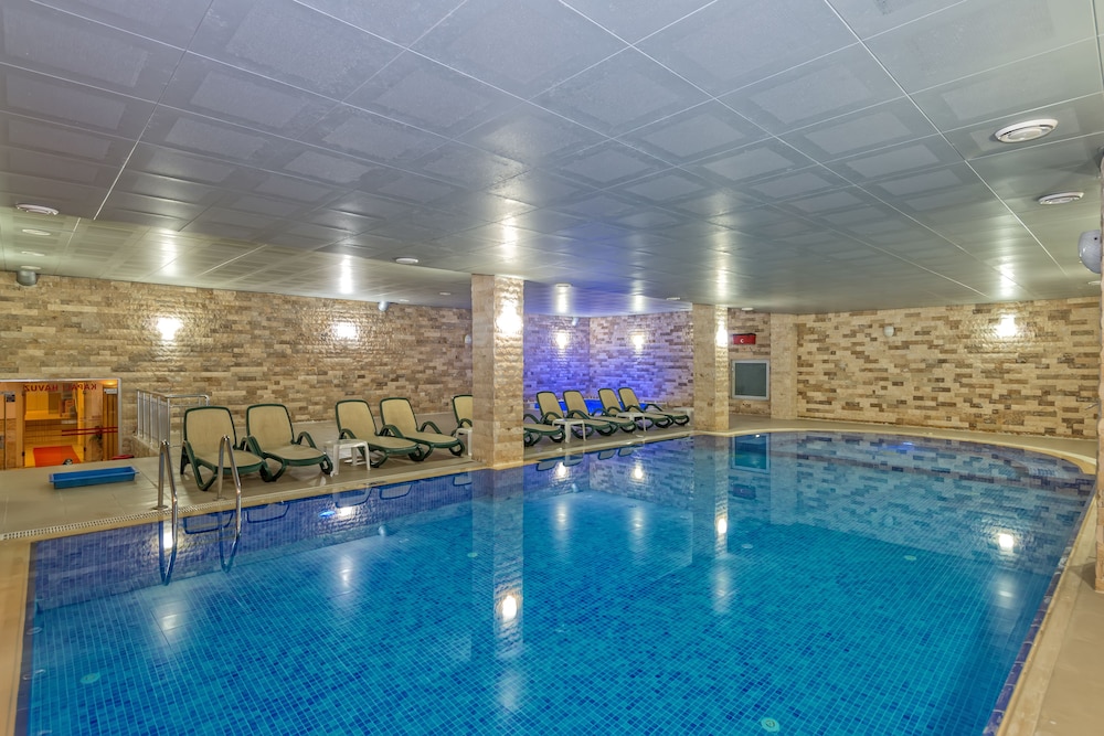Adonis Hotel 23/50