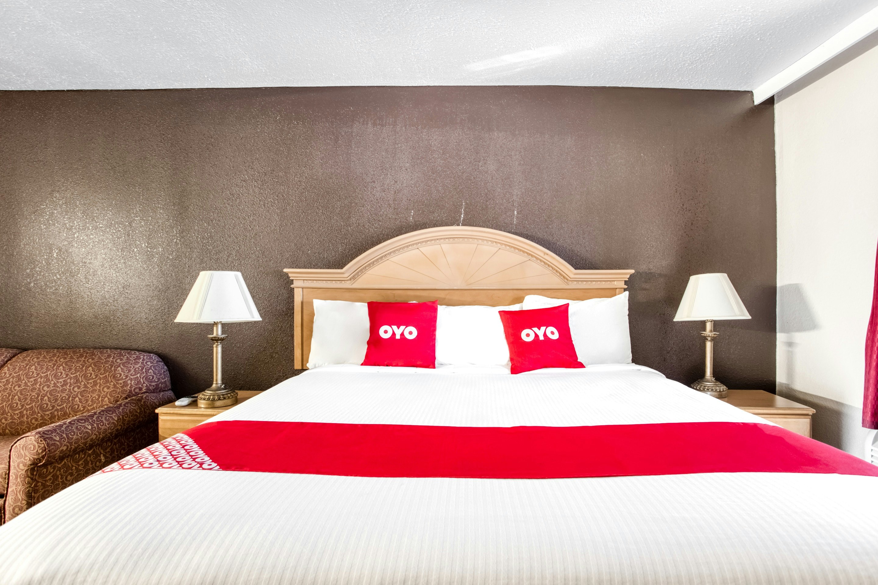 غرفة بريميوم بسرير كينج للمدخنين، OYO Hotel Bald Knob near Searcy AR 3/5