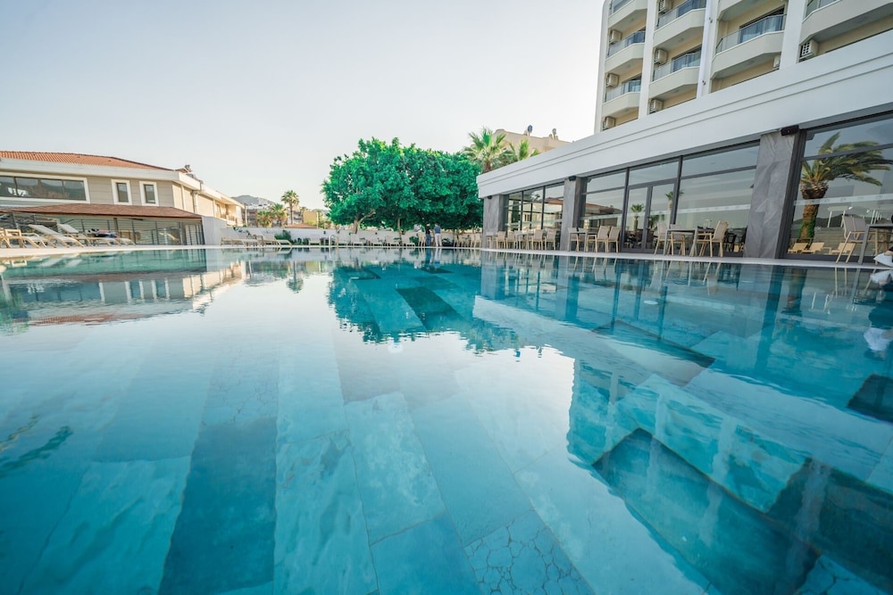 Premier Nergis Beach Hotel 47/50