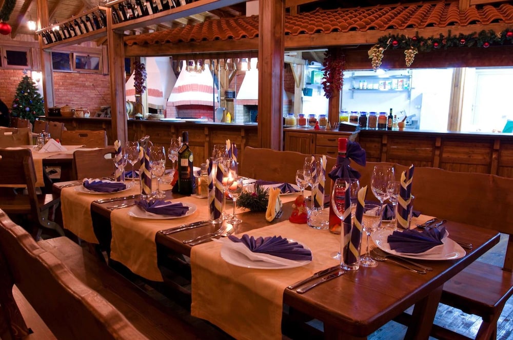restaurant cafeteria