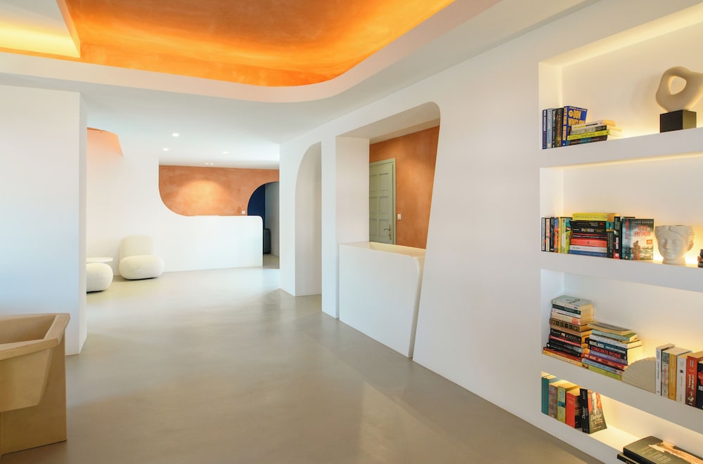 Yperia Hotel 11/59