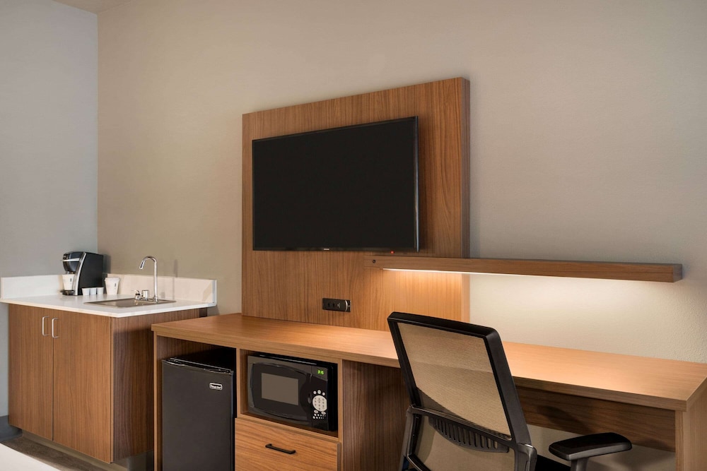 La Quinta Inn And Suites By Wyndham Springfield 35/46