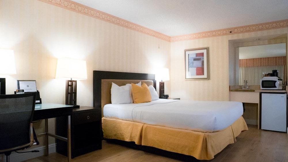 Motel6 Anaheim Hills, CA 6/42