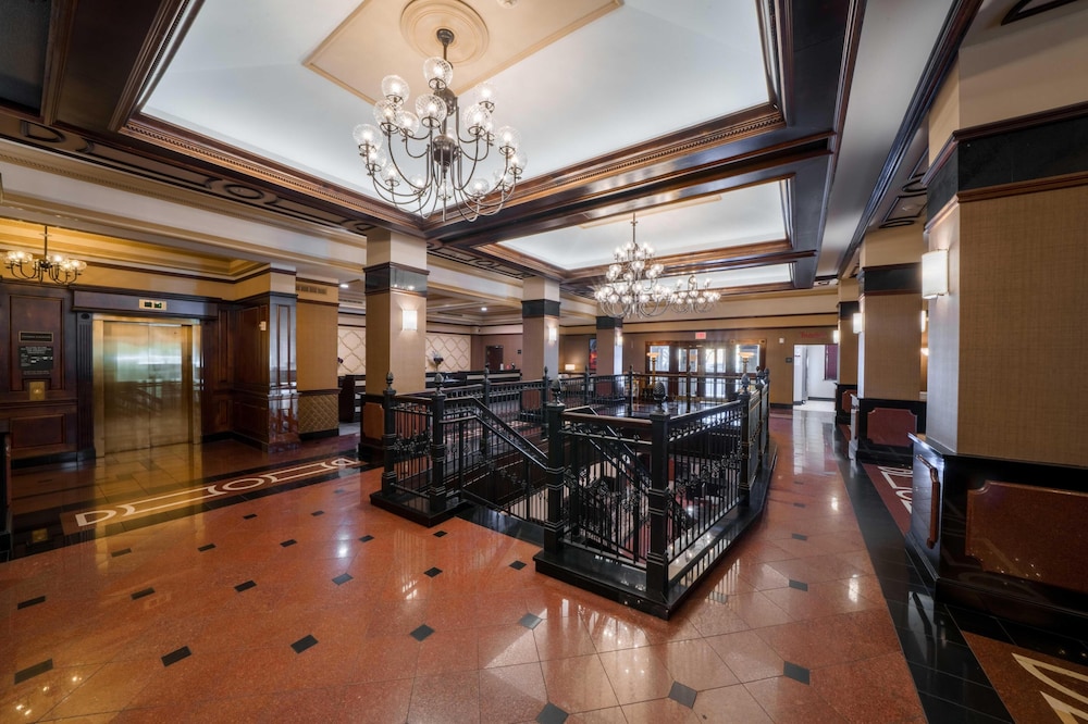 Drury Plaza Hotel New Orleans 5/50