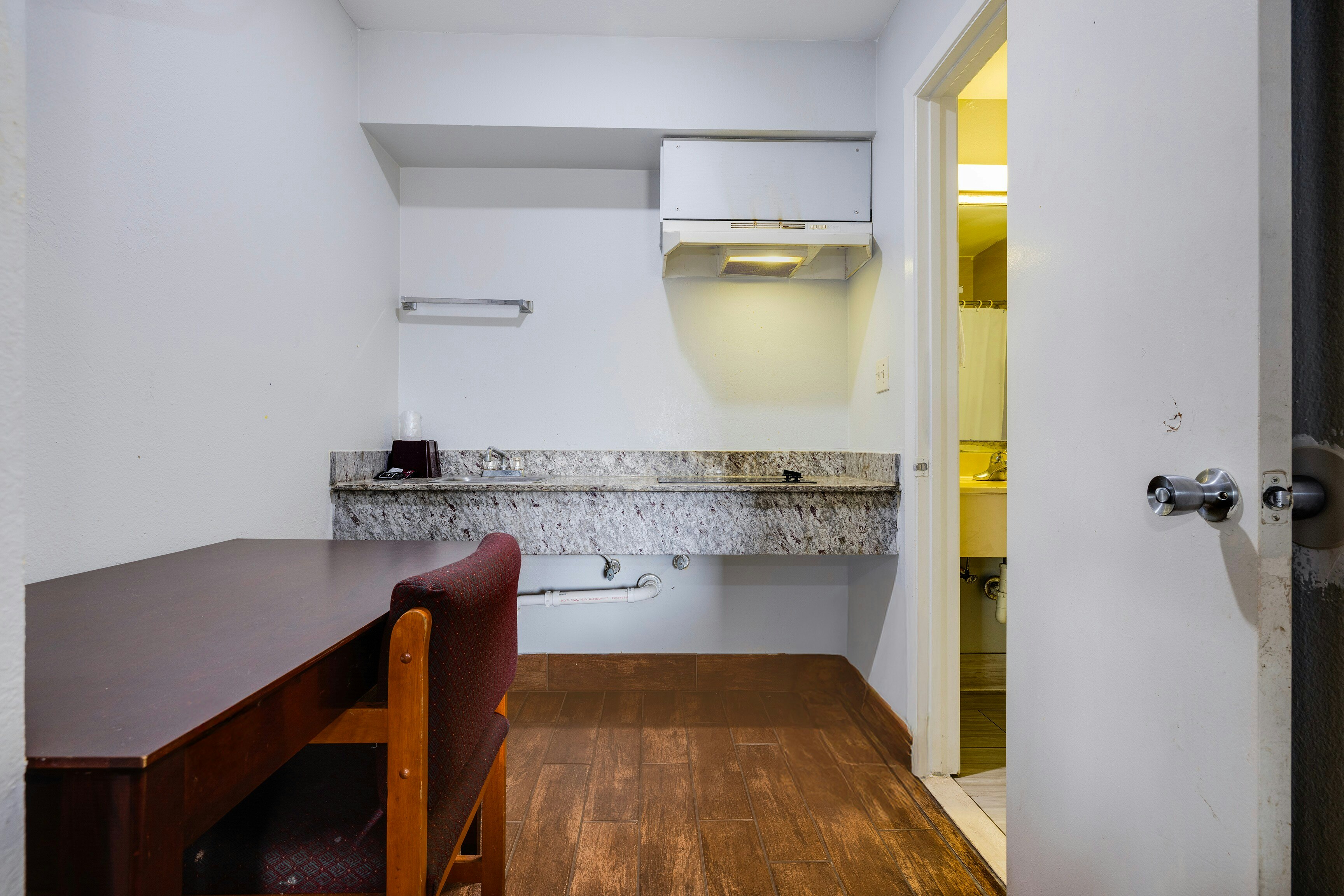 Hotel O Luxury Inn Channelview Baytown I-10 34/56