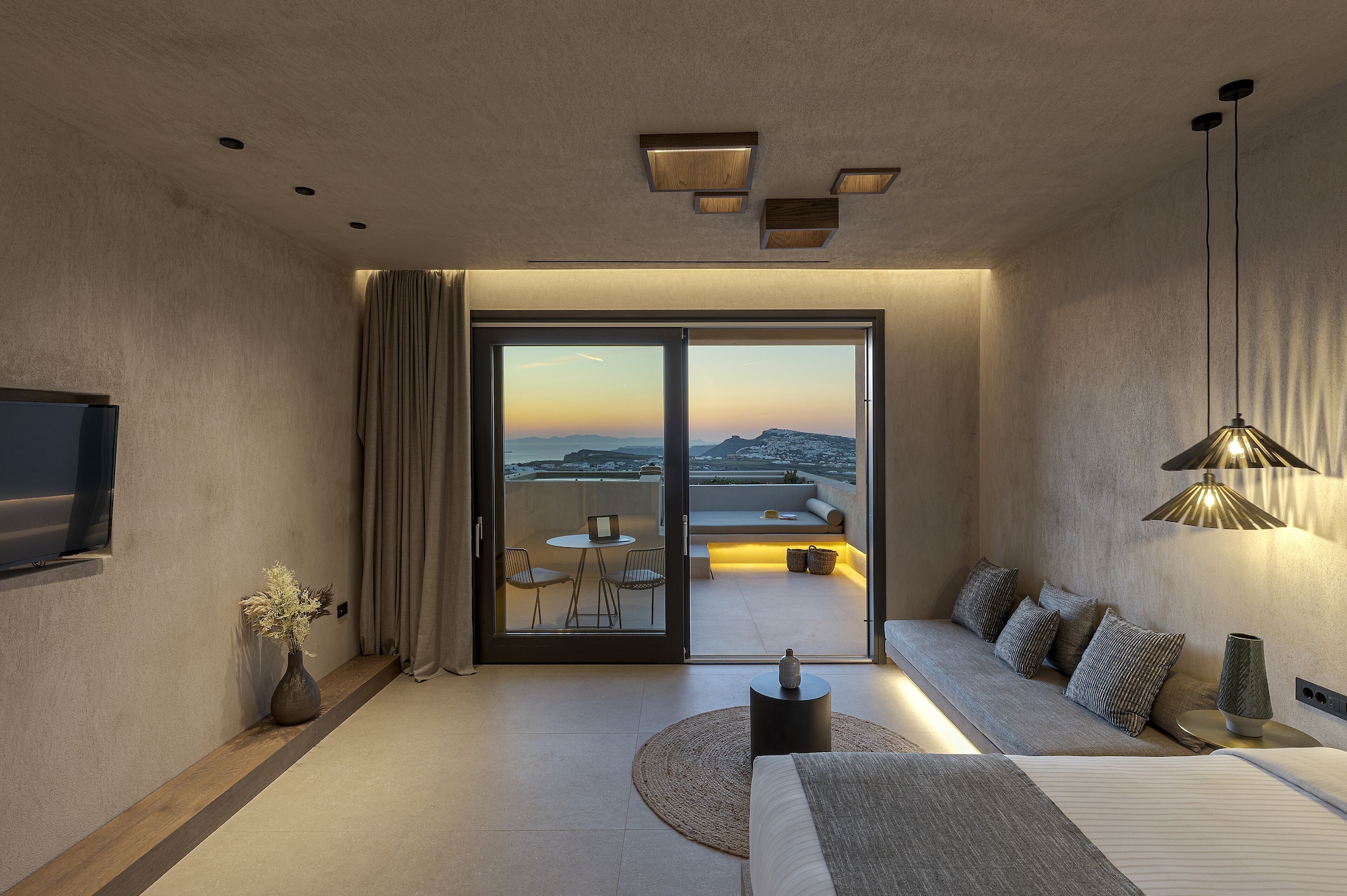 Elegant, Suite, King Bed, Hot Tub، North Santorini Luxury Spa Hotel 3/9
