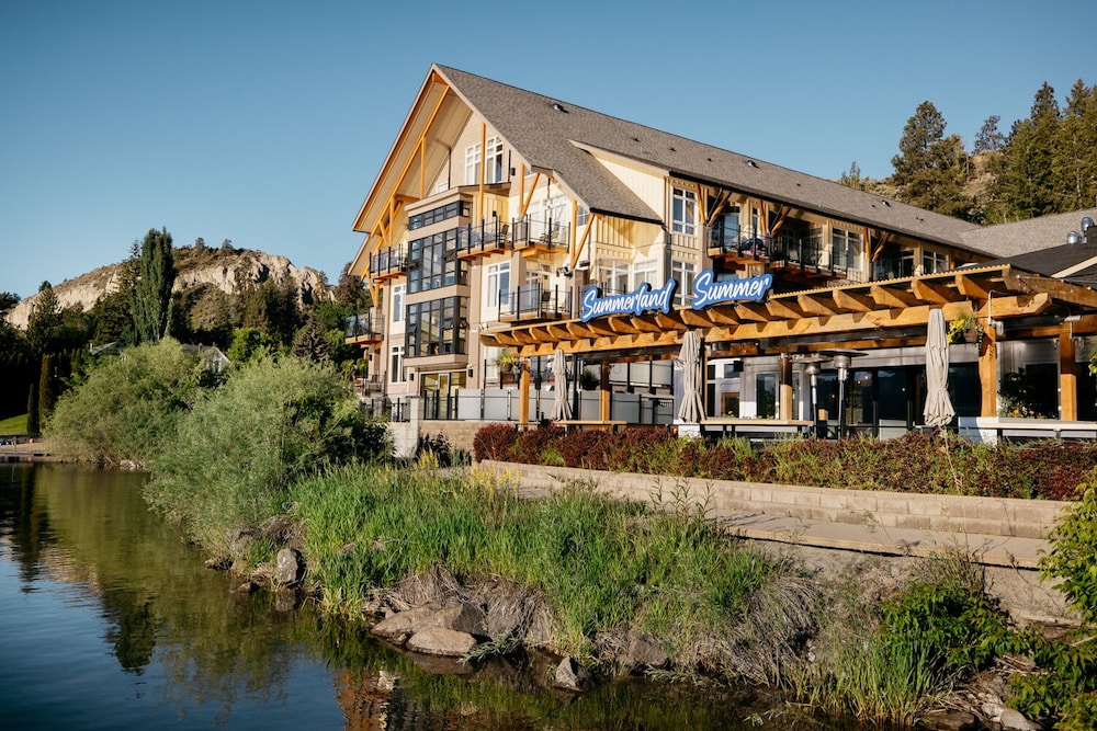 Summerland Waterfront Resort Spa 65/72