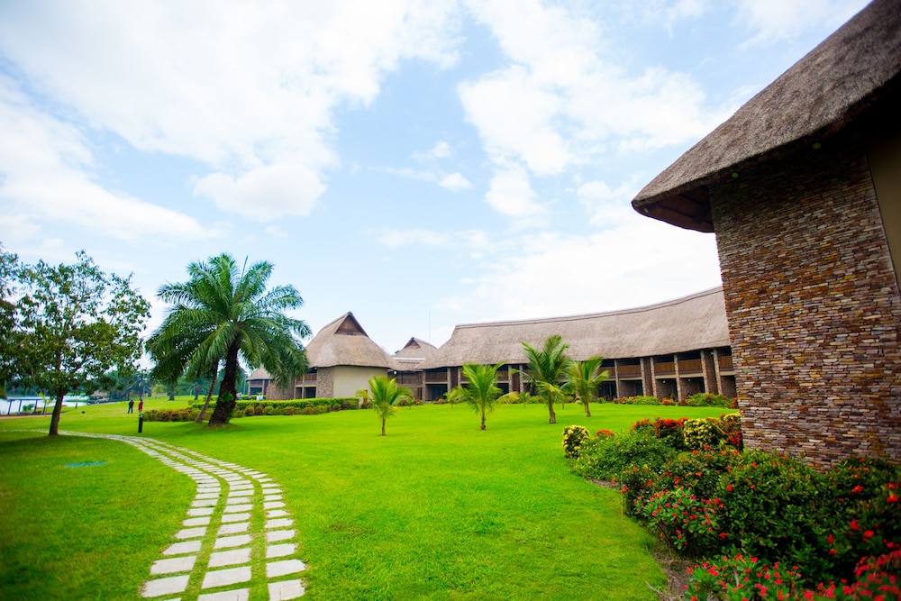 The Royal Senchi Resort/Hotel 33/50