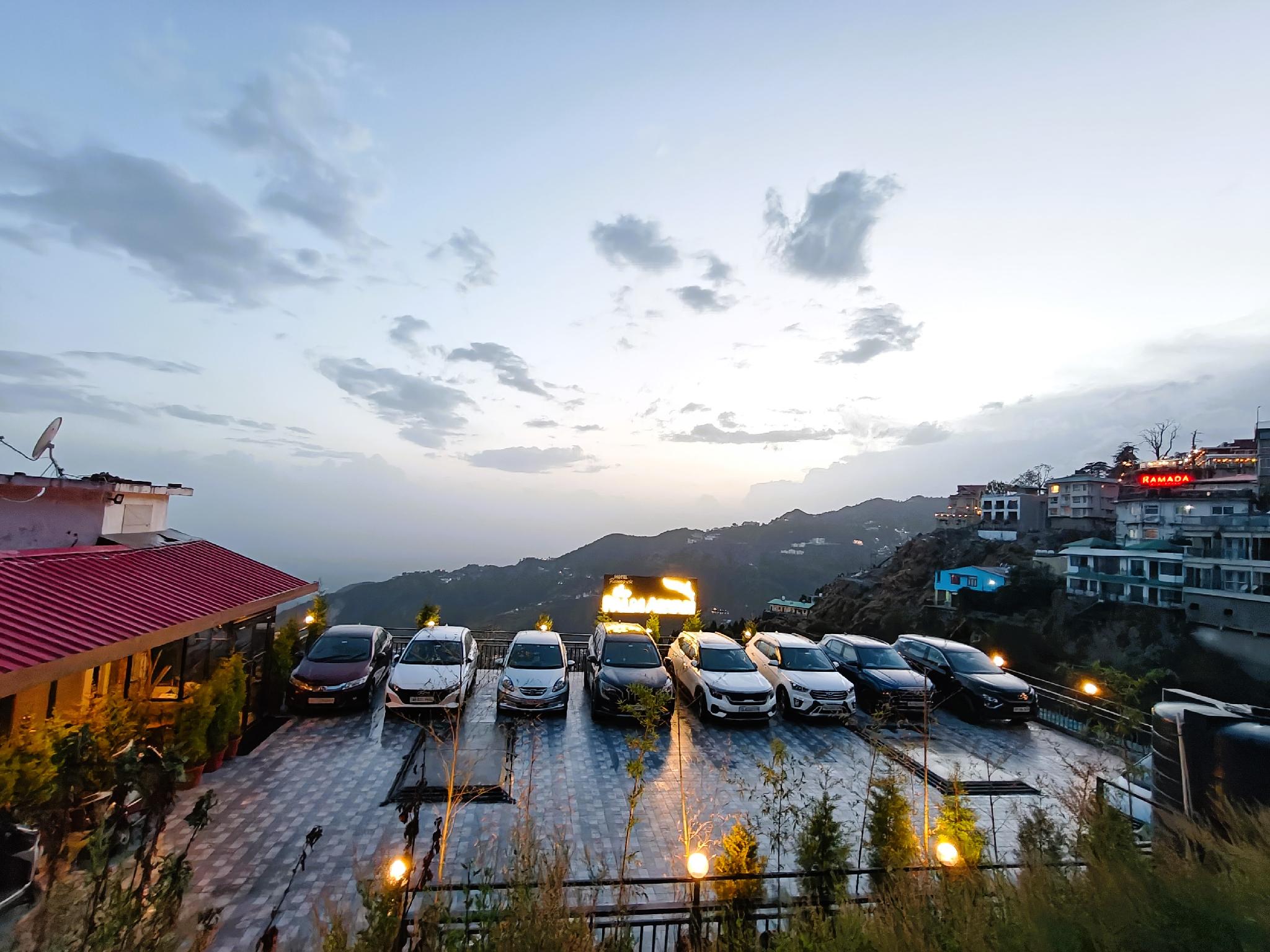 The Palm Aryan Mussoorie - 5 mins Walk to Mall Road 37/41