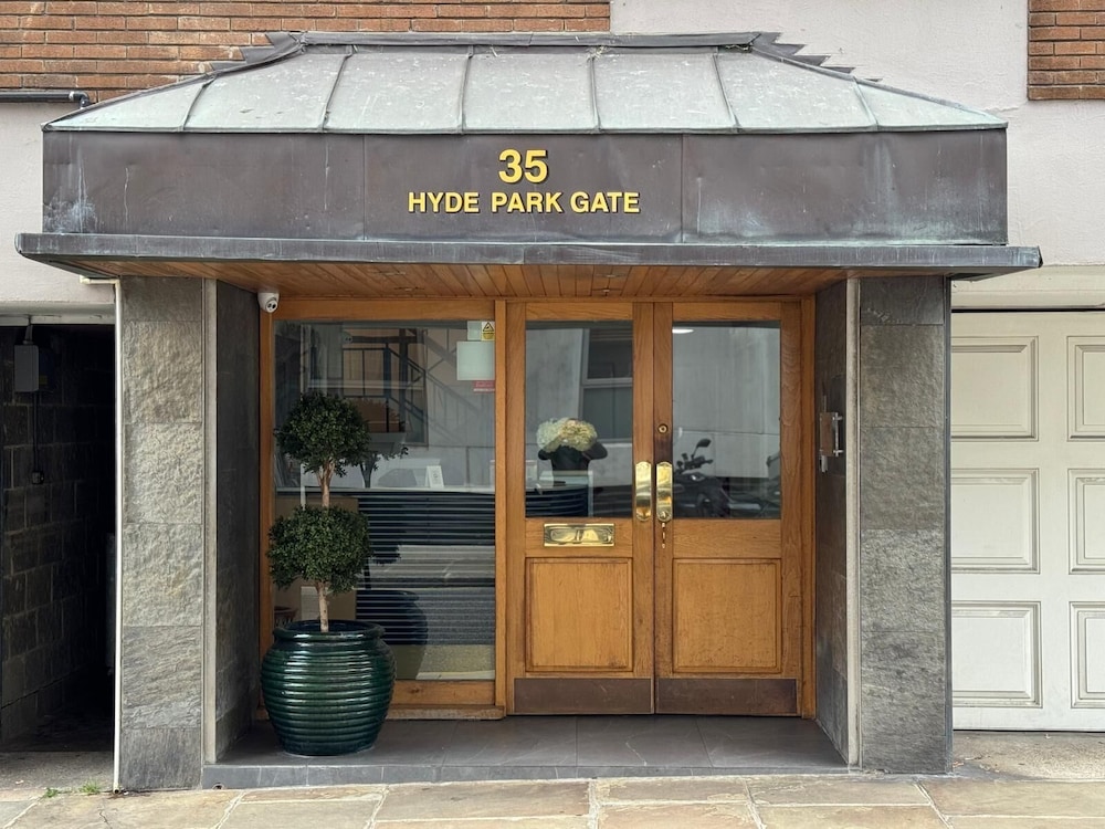 Buckingham & Lloyds 2/49