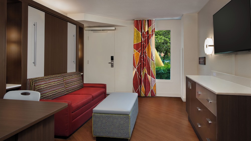 Disneys All Star Music Resort 25/50