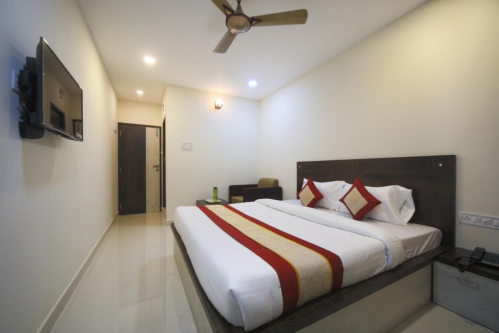 Balaji Residency 11/51