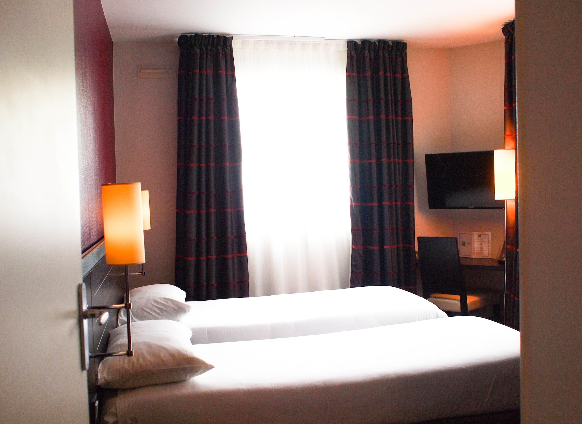 STANDARD, TWIN BEDS