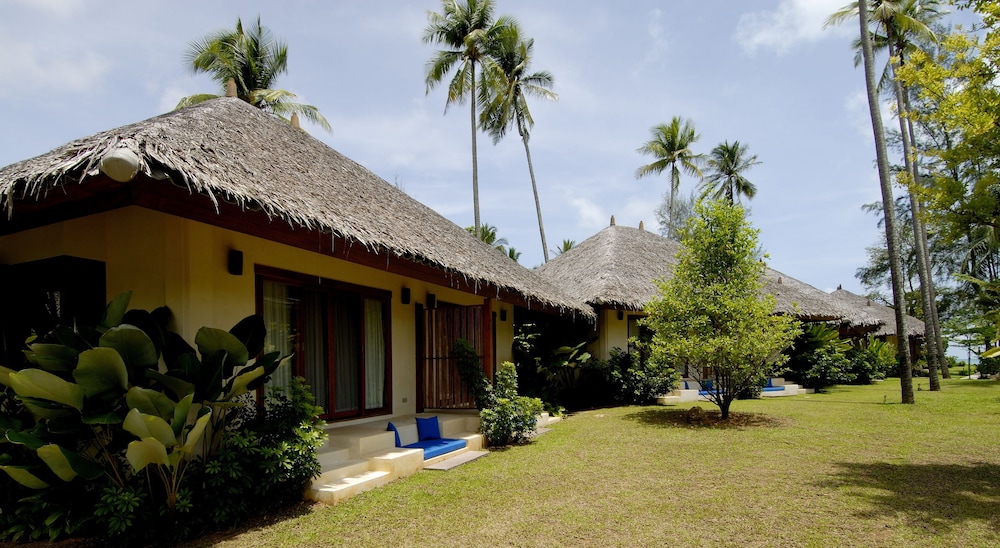 Bangsak Village - Adults Only 66/71