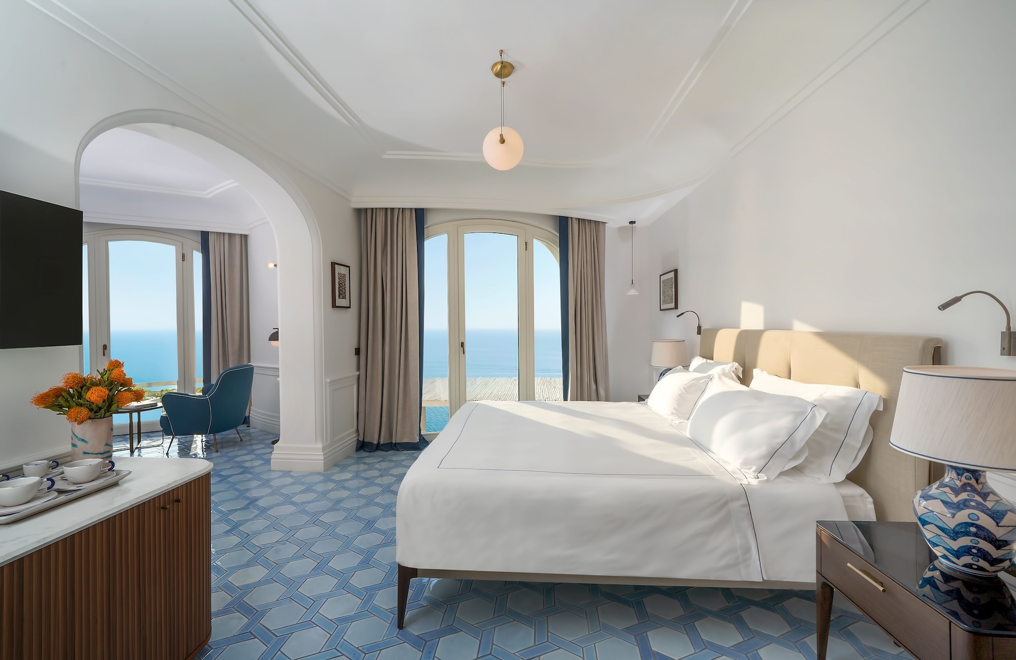 JUNIOR SUITE, DOUBLE BED, SEA VIEW