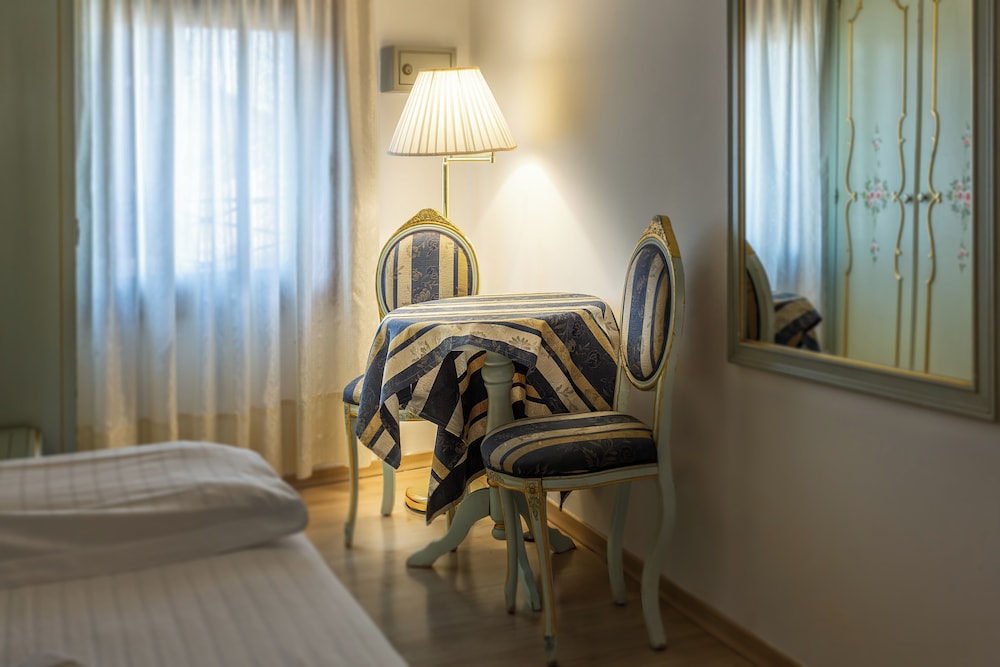 Orion Hotel 40/69