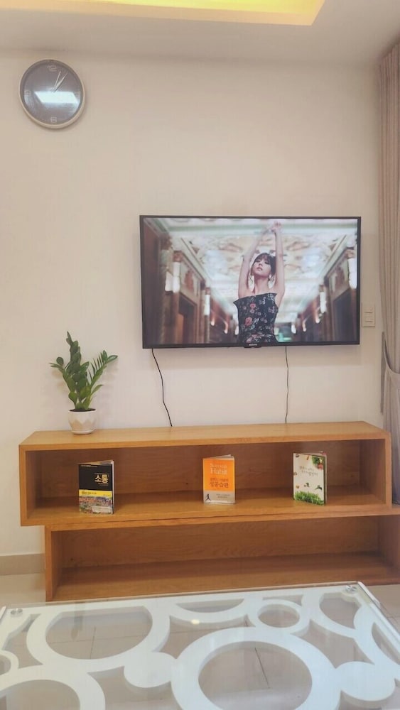 Scenic Valley Suite 8/50