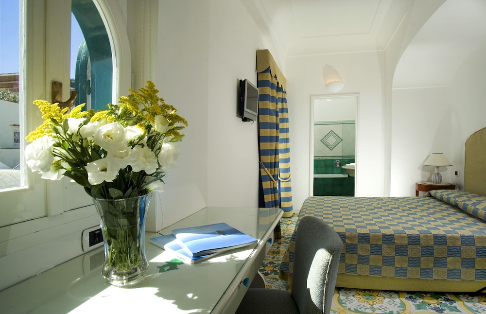 Hotel Gatto Bianco 35/46