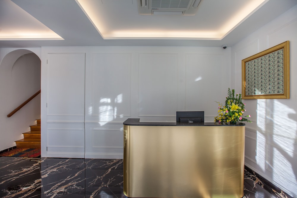 White Mansion Hotel 5/50